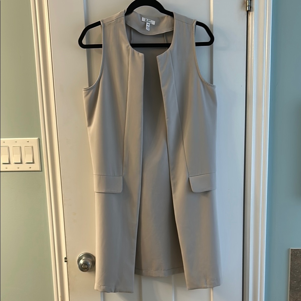 Sleeveless vest tunic